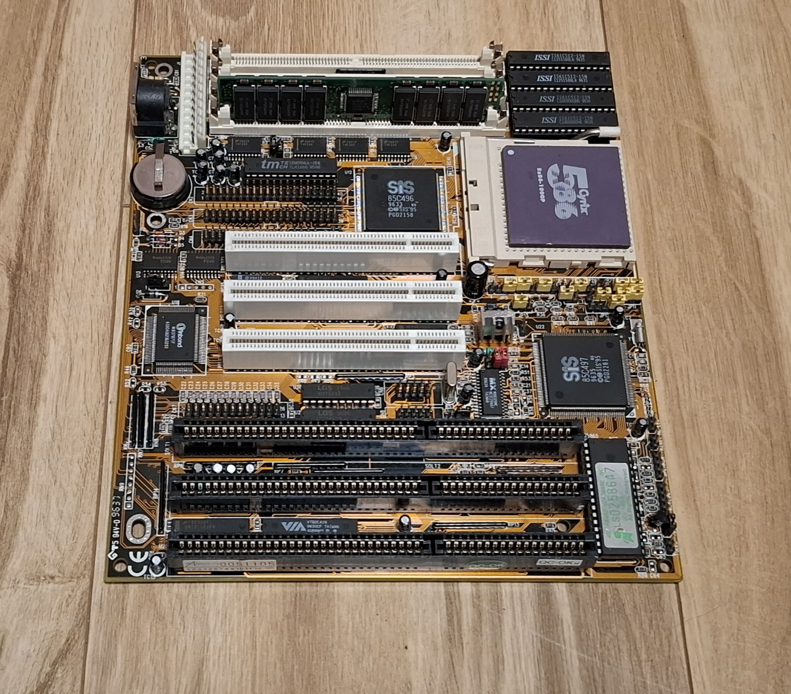 Lucky Star LS-486E 486 alaplap, Cyrix 5x86-100GP Proci, 8 MB EDO RAM ...