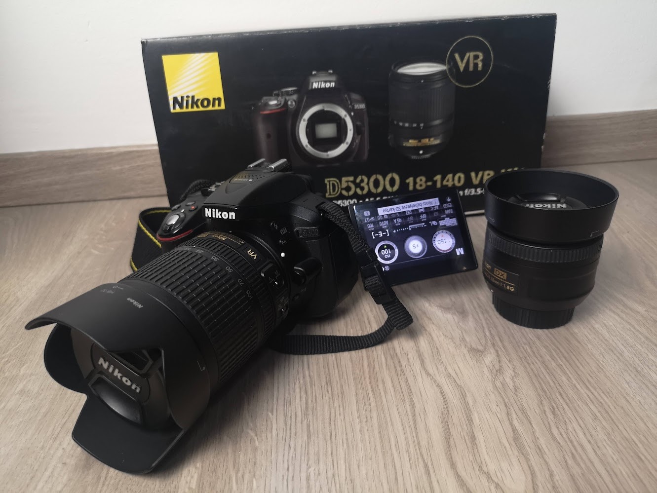 Nikon D5300+ két objektív AF-S Nikkor 35mm f1.8 + AF-S Nikkor 18 