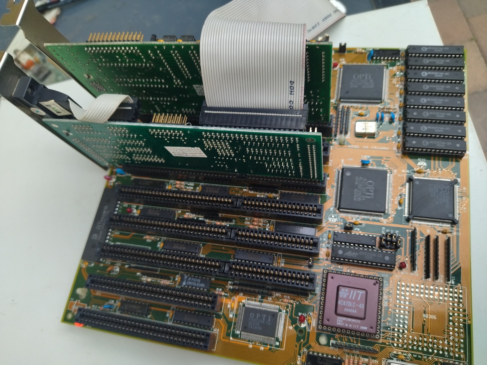 Ritka 386... AMD 386DX-40 + IIT 4C87DLC-40 FPU + !!16MB!! (4x4MB) SIMM ...