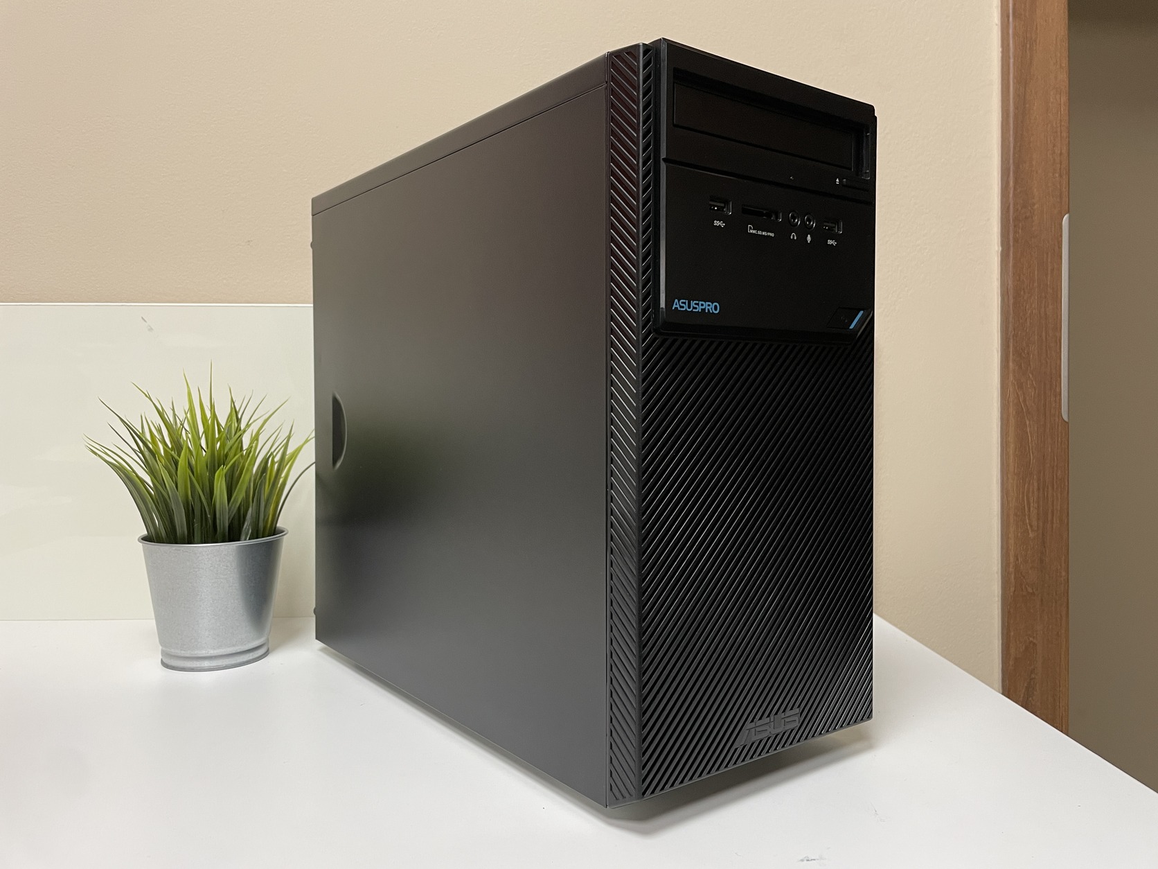 i5 Gamer PC // i5-6500 // 8GB DDR4 // GTX 970 4GB GDDR5 // 240GB