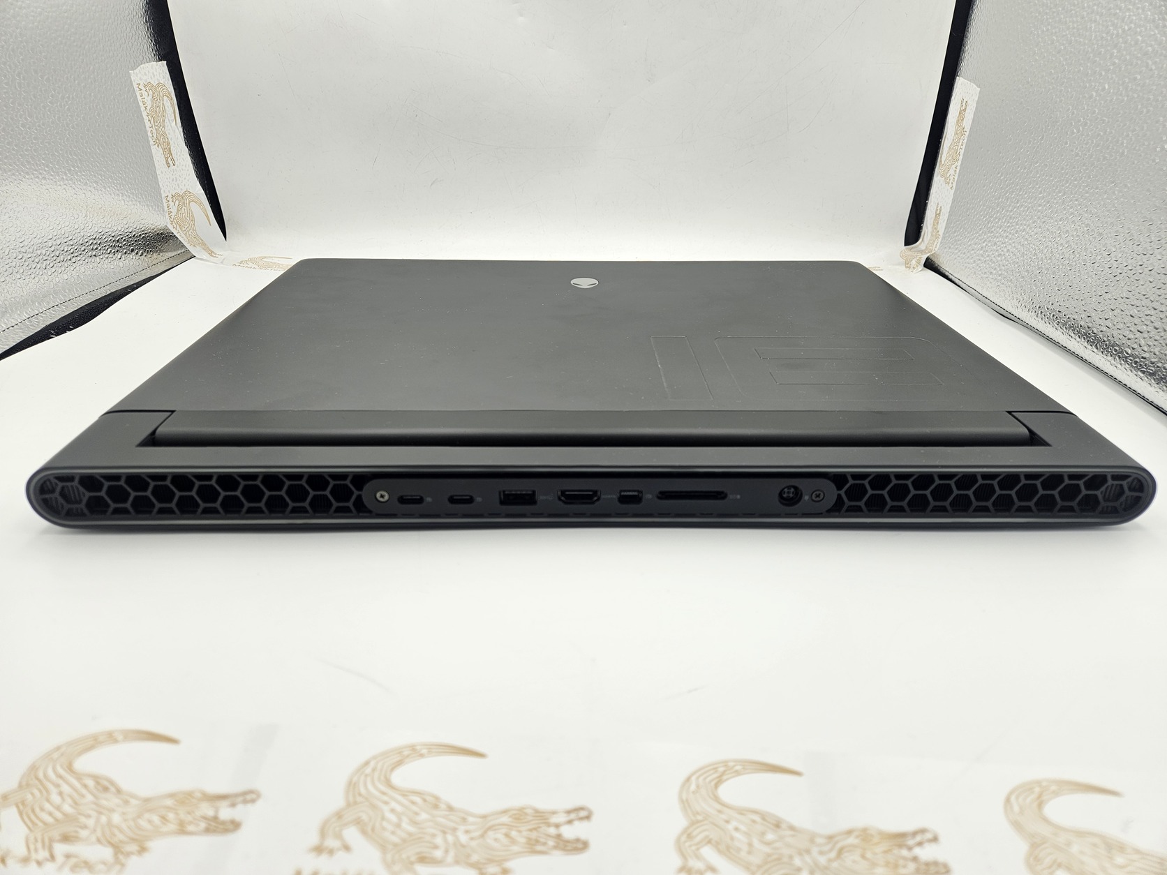 ITT RITKÁN ÉLILYEN! Alienware m18 R1 18" R9 7845HX 64GB 2000GB Nvidia ...
