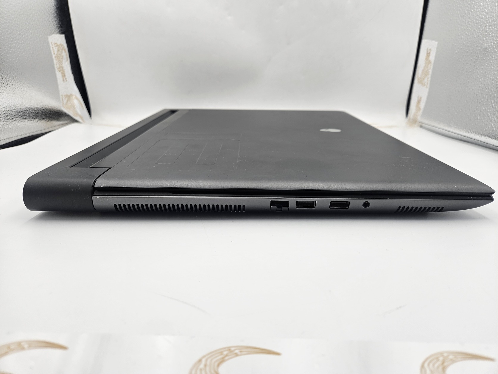 ITT RITKÁN ÉLILYEN! Alienware m18 R1 18" R9 7845HX 64GB 2000GB Nvidia ...