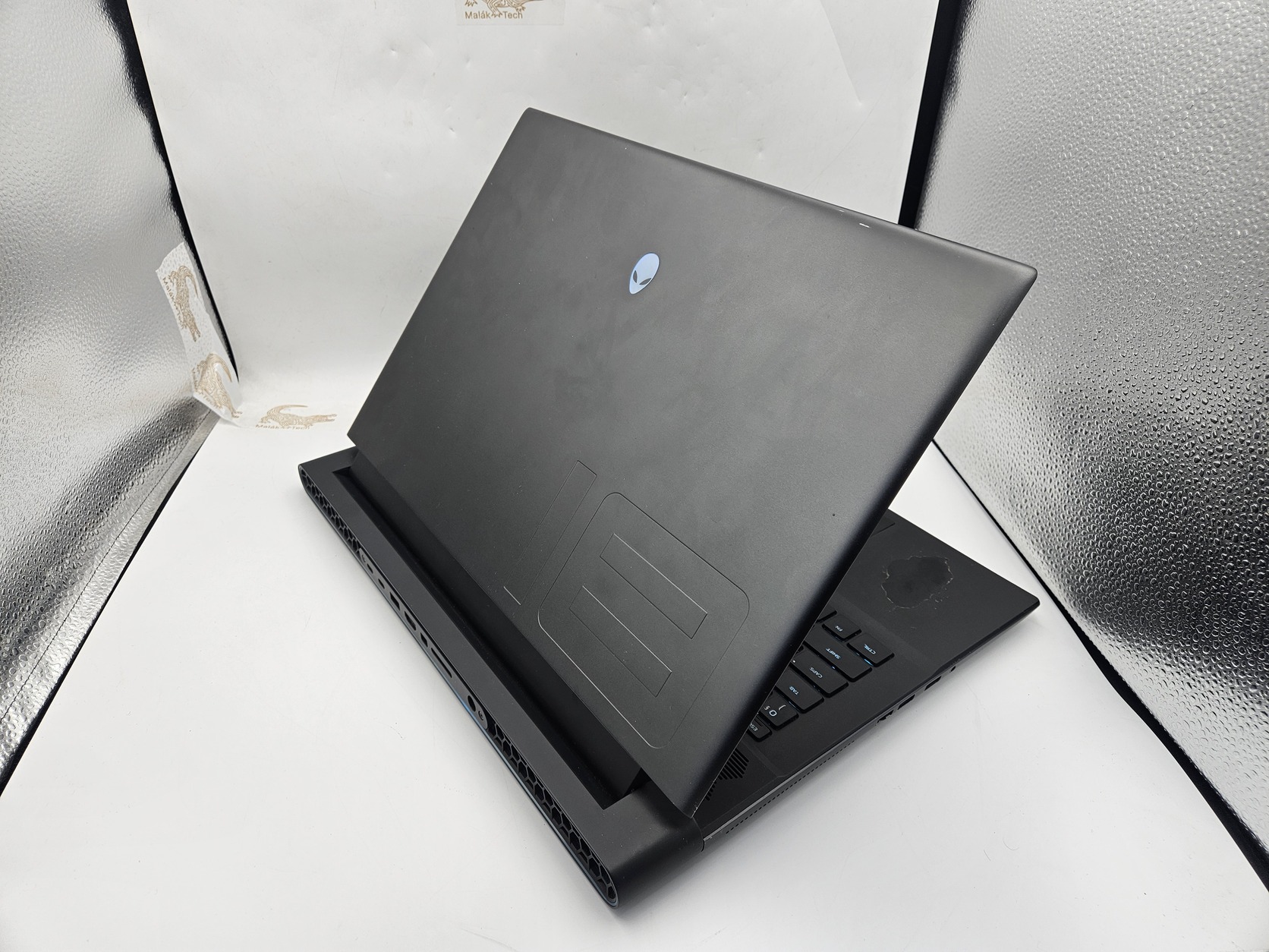 ITT RITKÁN ÉLILYEN! Alienware m18 R1 18" R9 7845HX 64GB 2000GB Nvidia ...