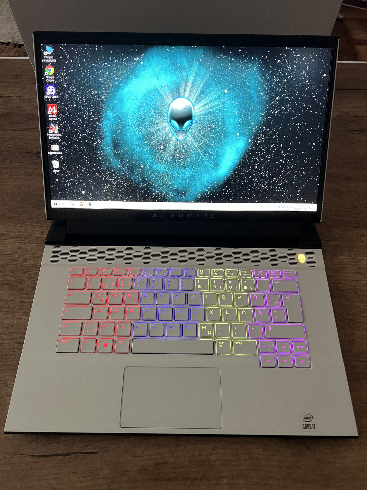 Újszerű Alienware Brutál Gamer Laptop 300Hz i7 10870H 32GB 1TB SSD RTX ...