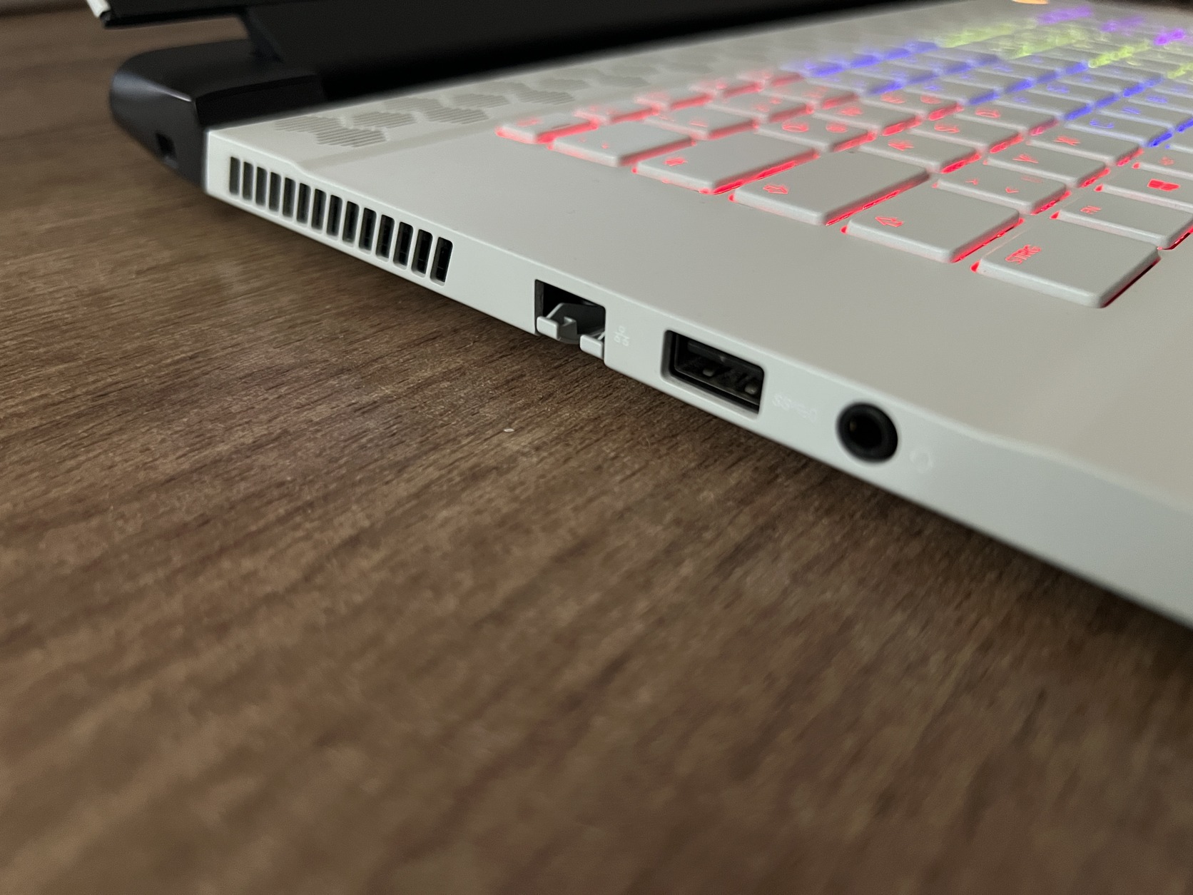 Újszerű Alienware Brutál Gamer Laptop 300Hz i7 10870H 32GB 1TB SSD RTX ...