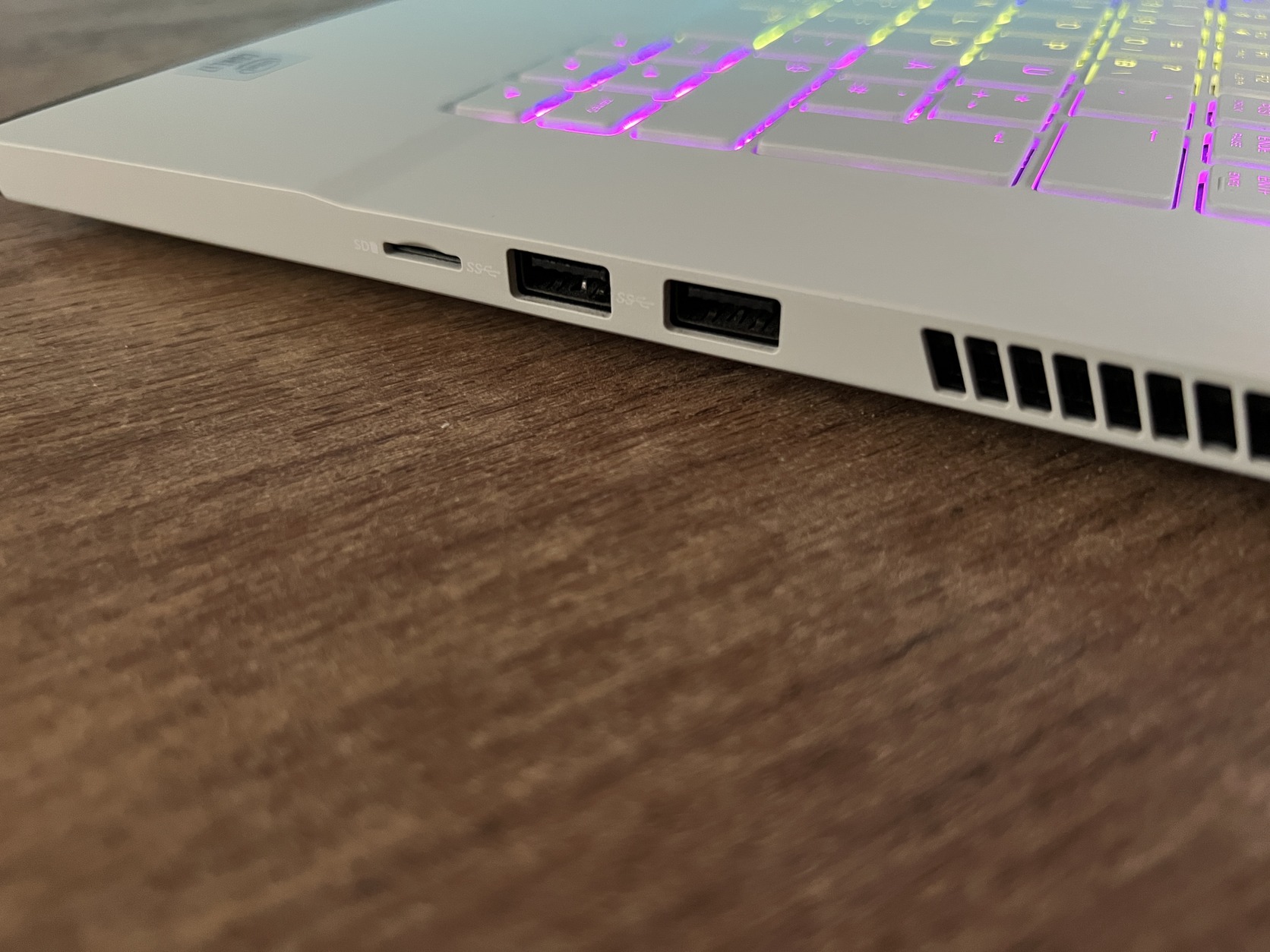 Újszerű Alienware Brutál Gamer Laptop 300Hz i7 10870H 32GB 1TB SSD RTX ...