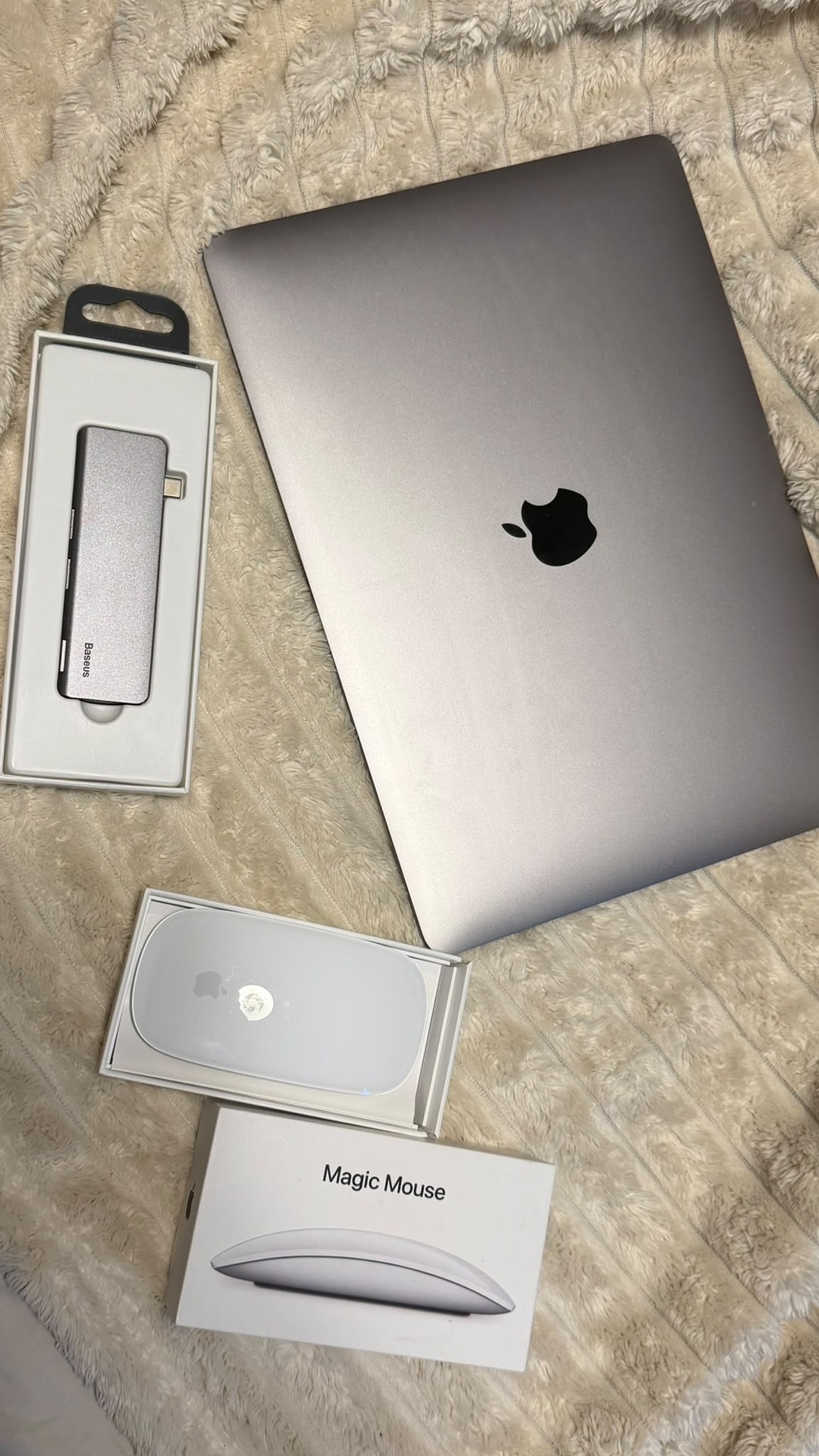 Apple MacBook Air 13 Retina (2019) Magic Mouse + USB-C hub - HardverApró