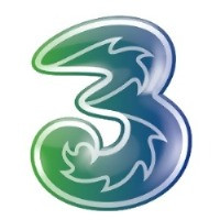 [/P] Ez a márka inkább a fejlettebb, Nyugat-Európai országokban van jelen, de majdnem sikerrel pályáztak Lengyelországban (Ezt végül a Play Mobile nyerte meg). Ez a cég használta először a 3G technológiát, és inkább a mobilinternetben jelentős, Magyarországon ez adja most a nagy bővítést. Igaz, ez a szolgáltató nem használ 2G-s hálózatot, több országban is komplex frekvenciacsomagot nyertek, csak nem használták fel végül a 2G-s frekvenciát. (Így Írországban) A 3 több helyen is telített piacokon indult, így Magyarországon is sikeres lenne, itt a bővülés motorja a mobilnet, amiben a 3-nak nagy tapasztalata van. Igaz, hosszú távon szüksége lesz belfüldi Roamingra. [P:C][L:http://orange.com][B]France Telecom ([I]Orange[/I])[/B][/L] [L:http://orange.ro][I][Orange Románia...][/I][/L] [/P] [P:C](IMG:/dl/upc/2011-08/06/69382_o9e7x21om6a4yzag_orange.jpg)(/IMG)[/P] Ez a szolgáltató korábban Brit kézben volt, de a France Telecom megvette, így az Ő márkájuk lett. Több, környező országban is jelen van, többek között 3 szomszédunknál: Ausztria, Románia, Szlovákia. Neve már többször felvetődött a magyar piacon is, igaz inkább ez legenda volt, mivel a Pannon gyengélkedése idején, 2005 vége felé, amikor úgy tartották, hogy 2006 végén a Vodafone megelőzi a Pannont, ami akkor az egyetlen olyan szilgáltató volt, ami nem volt nemzetközi brand (Most sem az, de az arculat ezen javított). Sok pletyka volt, hogy a France Telecom megveszi a Pannont, és így a 3 superbrand egy piacon harcolhat egymással. Ebből nem lett semmi. Legutóbb, idén is felvetődött, hogy a teljes Telenort megveszik, de ebből sem lett semmi. Az Orange nem próbálkozott még új frekvenciákkal Európában (Csak amikor elindult Nagy-Britanniában)), így az a kérdés, hogy tényleg bepróbálkozik-e. Az utóbbi években több európai piacot vesztett el (Hollandia, Dánia) és egyet szerzett (Ausztria), így lehet, hogy pályázik, így betömődhet a „Narancs-Lyuk” a Kárpát-medencében. Minőségi 2G és 3G szolgáltatásai vannak, Szlovákiában különösen nagy lefedettséggel. [P:C][L:http://tele2.com][B]Tele2[/B][/L] [L:http://tele2.hr][I][Tele2 Horvátország...][/I][/L][/P] [P:C](IMG:/dl/upc/2011-08/06/69382_daqqqz5tlzxkmblx_tele2_2.gif)(/IMG)[/P] Ez a márkanév nem ismeretlen itthon. Sokáig volt itt vezetékes szolgáltatóként a svéd cég, de kivonult a közelmúltban. Pénzügyi mutatói nem a legjobbak, és tervezi további leányvállalatainak eladását. A 2004-es tenderen még indult, de nem mutatta fel a banki garanciát, így nem indulhatott. Legközelebb Horvátországban találkozhatunk vele,itt is újként, közel telített piacon indult. Olcsó áraival sikeresen startolt, bár a 3G-s szolgáltatásokban nem jár az élen. [P:C][L:http://invitel.hu][B]HTCC ([I]Invitel[/I])[/B][/L][/P] [P:C](IMG:/dl/upc/2011-08/06/69382_hvwv1qkggjvetvoq_invitel_2.jpg)(/IMG)[/P] Íme, egy kivétel! Igaz, külföldi tulajdonban van, de a Márkanév magyar. A szolgáltató többször is felvetette, hogy lenne mobilszolgáltató, de mivel nem írták ki a tendert, ezért nem indulhatott. Nagy valószínűséggel pályázik, és akkor az Invitel lehet Magyarországon a második komplett szolgáltatásokat nyújtó szolgáltató a Magyar Telekom mellett. (Valószínűleg erre utal a „Nem elég.” kampány is.). [B]Összegzés[/B] A Magyar mobilpiac telített. Nagyon elkényelmesedett. Az árak alig változtak, de tényleg. Szükség van új versenytársakra, de azoknak a piac telítettsége miatt igen agresszívan kell képezniük árpolitikájukat. Ha most nem lesz negyedik, akkor még évekig lesz 3 szolgáltató, és állóvíz a piacon. Az árak is akkor csökkentek erősen, amikor a Vodafone belépett a piacra. Hogy lesz-e új szolgáltató, az még kérdéses, a mostani pénzügyi válság miatt lehet, hogy nem, de nem biztos. Ha valaki megnyeri, izgalmas évek várnak a magyar mobilpiacra. [B]De minden esetre, egy negyedik mobilszolgáltató piacra lépésével mindenki jól jár, mert a jelenlegi szolgáltatók is át fogják gondolni árpolitikájukat.