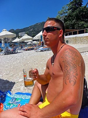 [L:/dl/upc/2012-04/06/133640_gxiupylfvxvfjwyj_paleokastrica.jpg][/L]