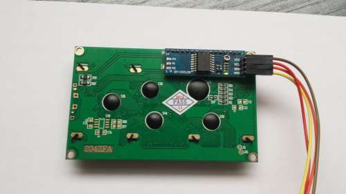 az LCD hátoldala az I2C modullal