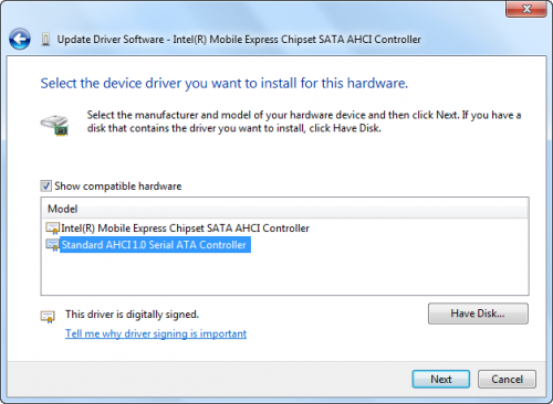 devmgmt.msc - Standard AHCI 1.0 Serial ATA Controller (Szabványos AHCI 1.0 Serial ATA-vezérlő) kiválasztása (az Intel Mobile Express Chipset SATA AHCI Controller helyett)
