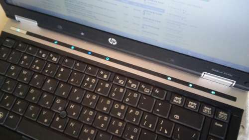 Érintésérzékeny állapotjelző gombok