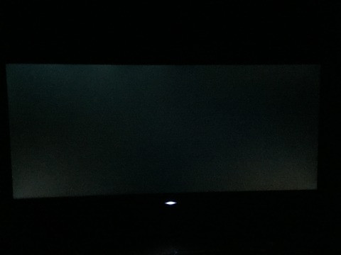 Fénykép középről. Fénykép középről.