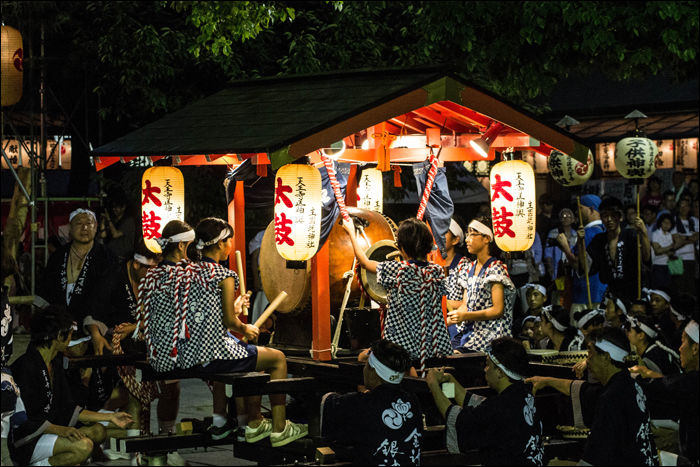 Az Ikukunitama-fesztiválon bevetésre került egy „ōdaiko” (大太鼓) dob is.