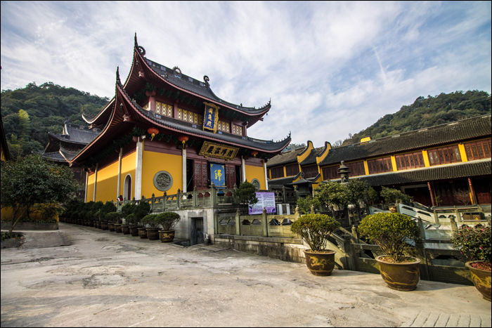 A hangzhoui Zhongtianzhu-templom egyik épülete.
